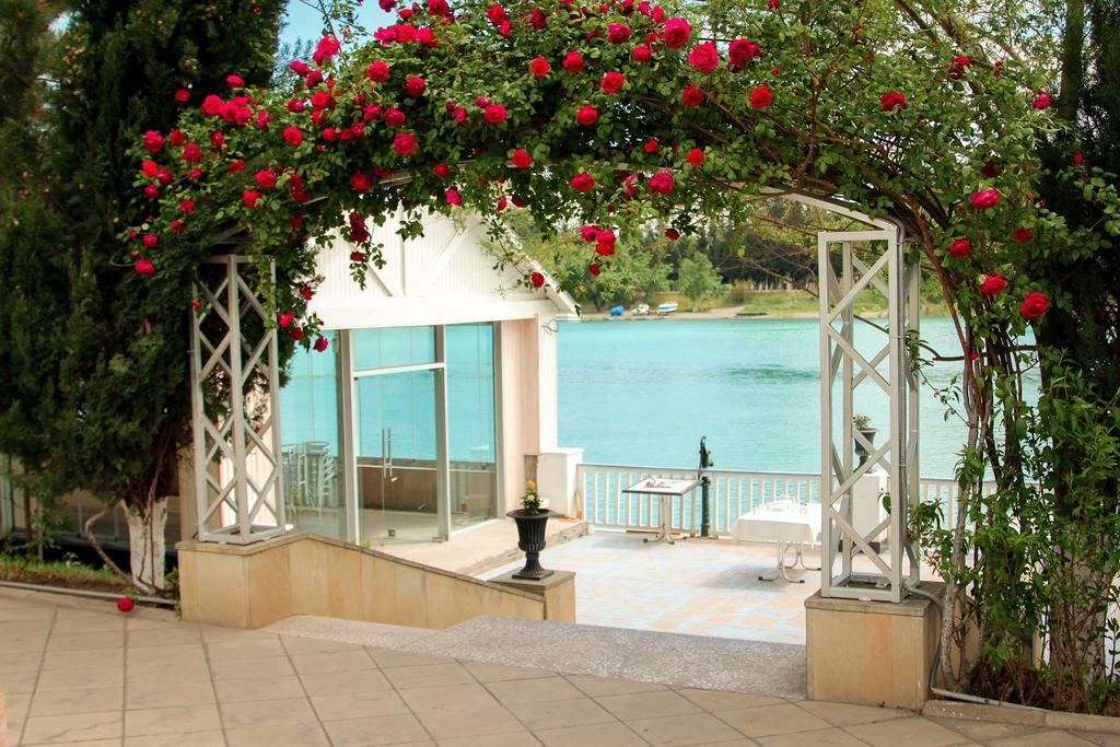 River Side Hotel Mingəçevir Esterno foto