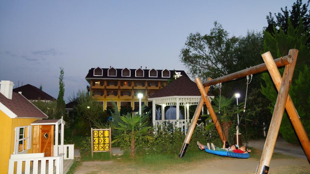 River Side Hotel Mingəçevir Esterno foto
