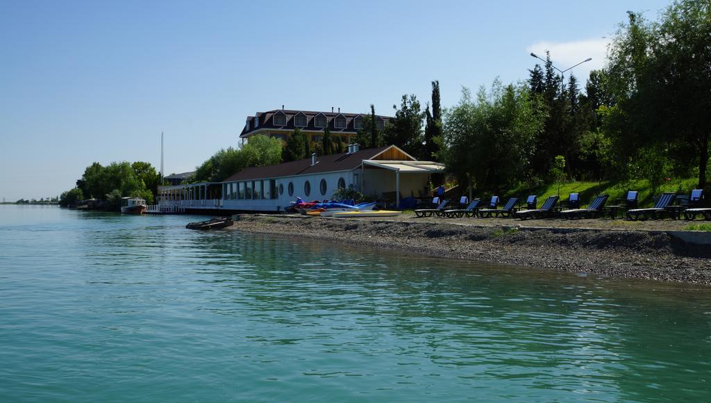 River Side Hotel Mingəçevir Esterno foto