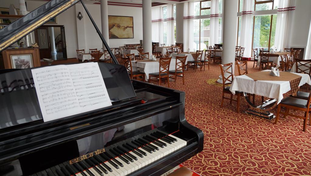 River Side Hotel Mingəçevir Esterno foto
